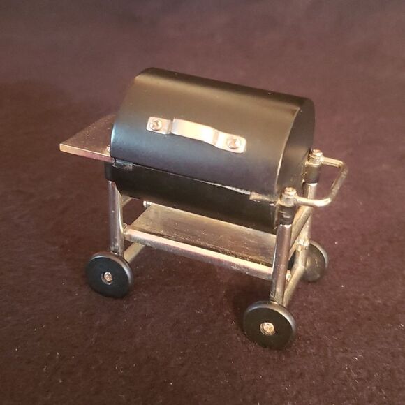 Timex Quartz Mini BBQ Barbecue Grill Metal Novelty Desk Clock - Picture 2 of 10